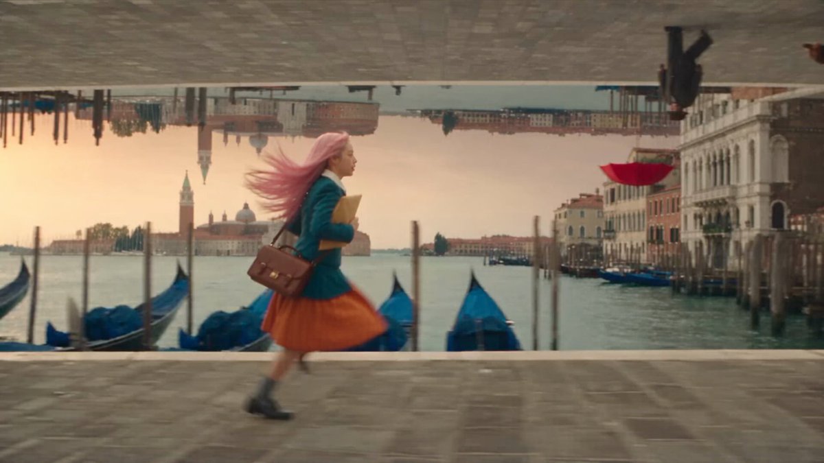 Inception-style folding Venice chase