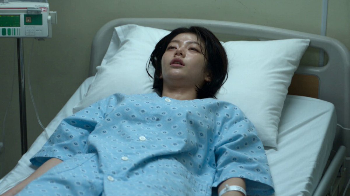 Hospital outbreak horror sequence